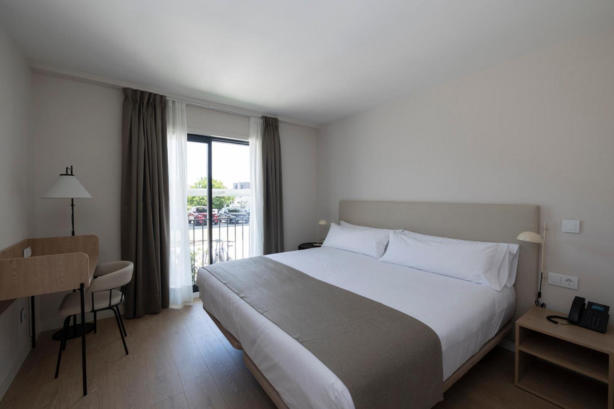 Hotel H4 Cangas 3 Superior Exterior photo