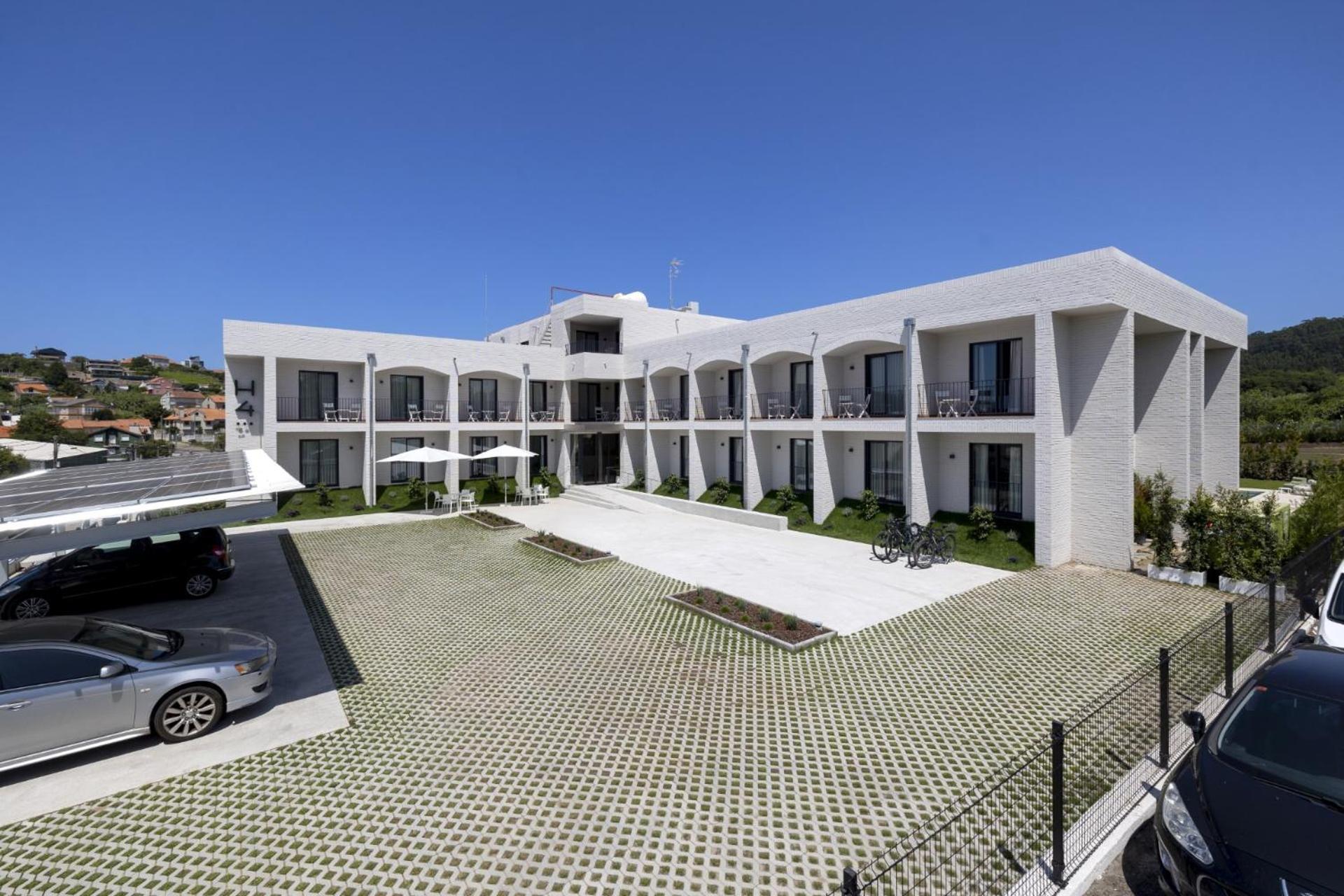 Hotel H4 Cangas 3 Superior Exterior photo
